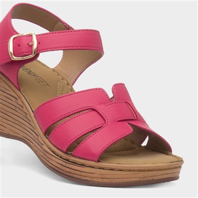 Dizzy Womens Pink Wedge Sandal