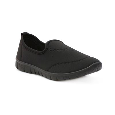 black slip on pumps