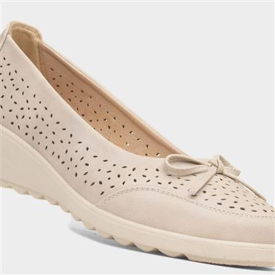 Dion Womens Cream Casual Shoe