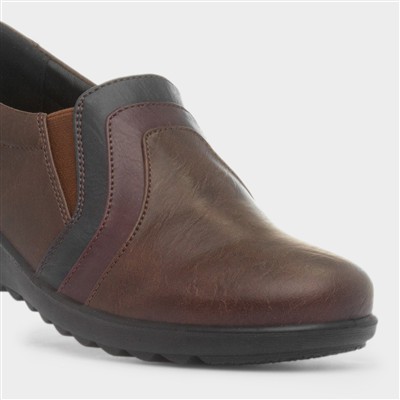 Victoria Womens Brown Wedge Shoe