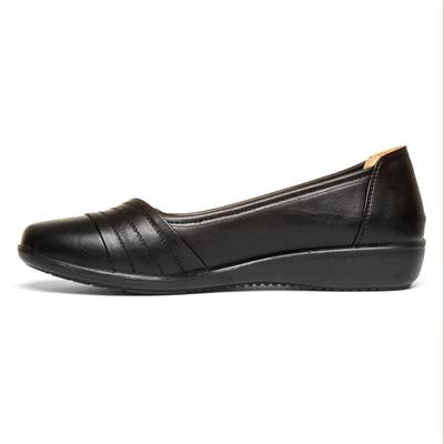 black casual pumps