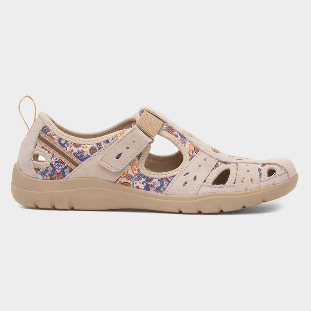 Cleveland Womens Beige Shoes