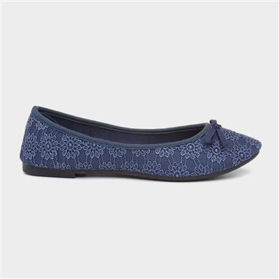 Gwen Womens Navy Lace Slip On Ballerina