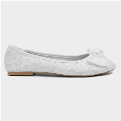 Gigi Womens White Lace Ballerina