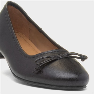 Naomi Womens Black Leather Ballerina