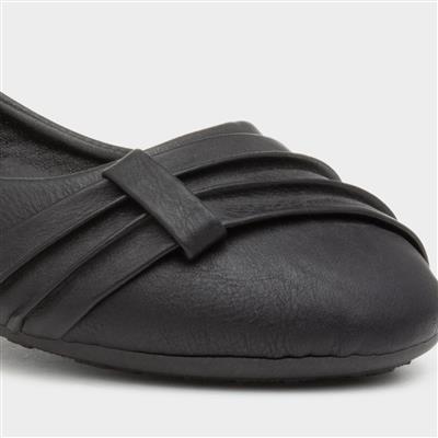 Womens Black Front Pleated Ballerina