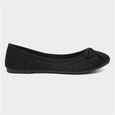 Gwen Womens Black Lace Slip On Ballerina