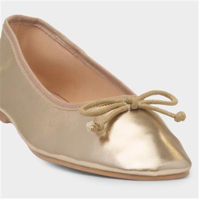 Penelope Womens Gold Ballerina