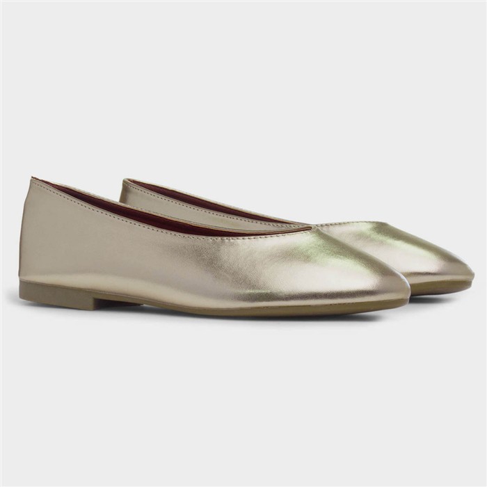 Nicki Womens Gold Round Toe Ballerina Shoe