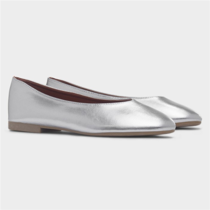 Nicki Womens Silver Round Toe Ballerina Shoe