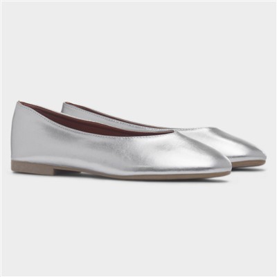 Nicki Womens Silver Round Toe Ballerina Shoe