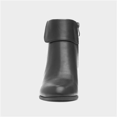 Regina Womens Black Heeled Boot