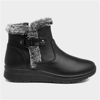 Womens Ankle Boot in Black With Faux Fur