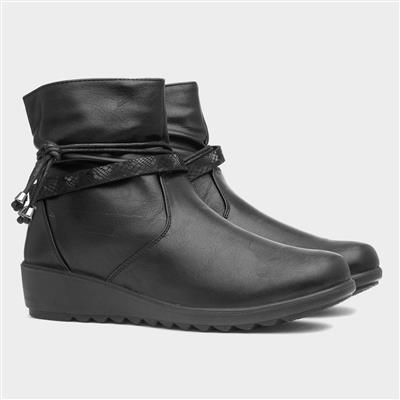 Cushion Walk Mavis Womens Black Wedged Boot-189772 | Shoe Zone