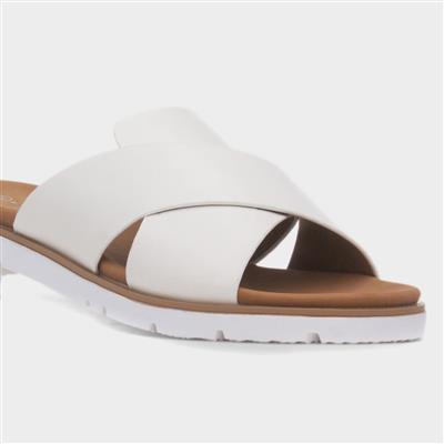 Chloe Womens White Crossover Mule Sandal