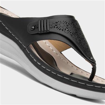 Malta Womens Black Toe Post Sandals