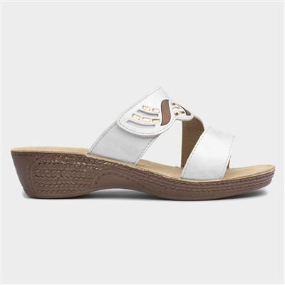 Accapulco Womens Metallic White Sandal