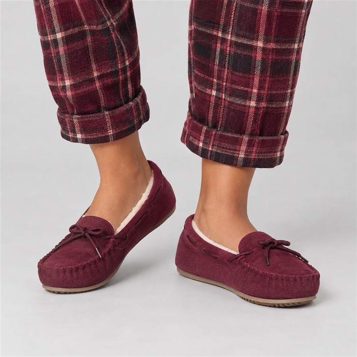 Allie Womens Red Suede Slipper