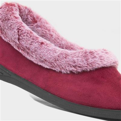 Gracie Womens Red Slipper