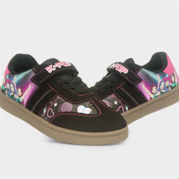 Pose Kids Black Flat Character Trainer