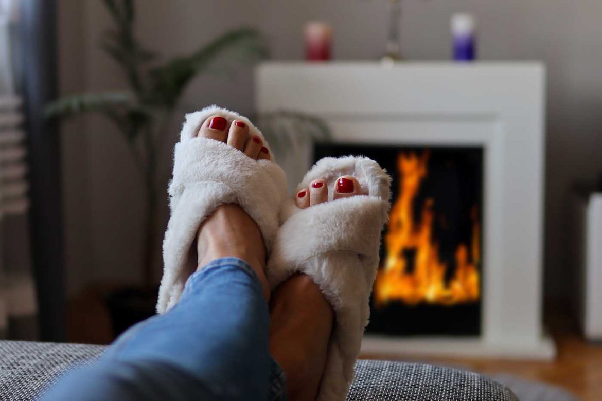 Best Slippers for Women: A Style Guide