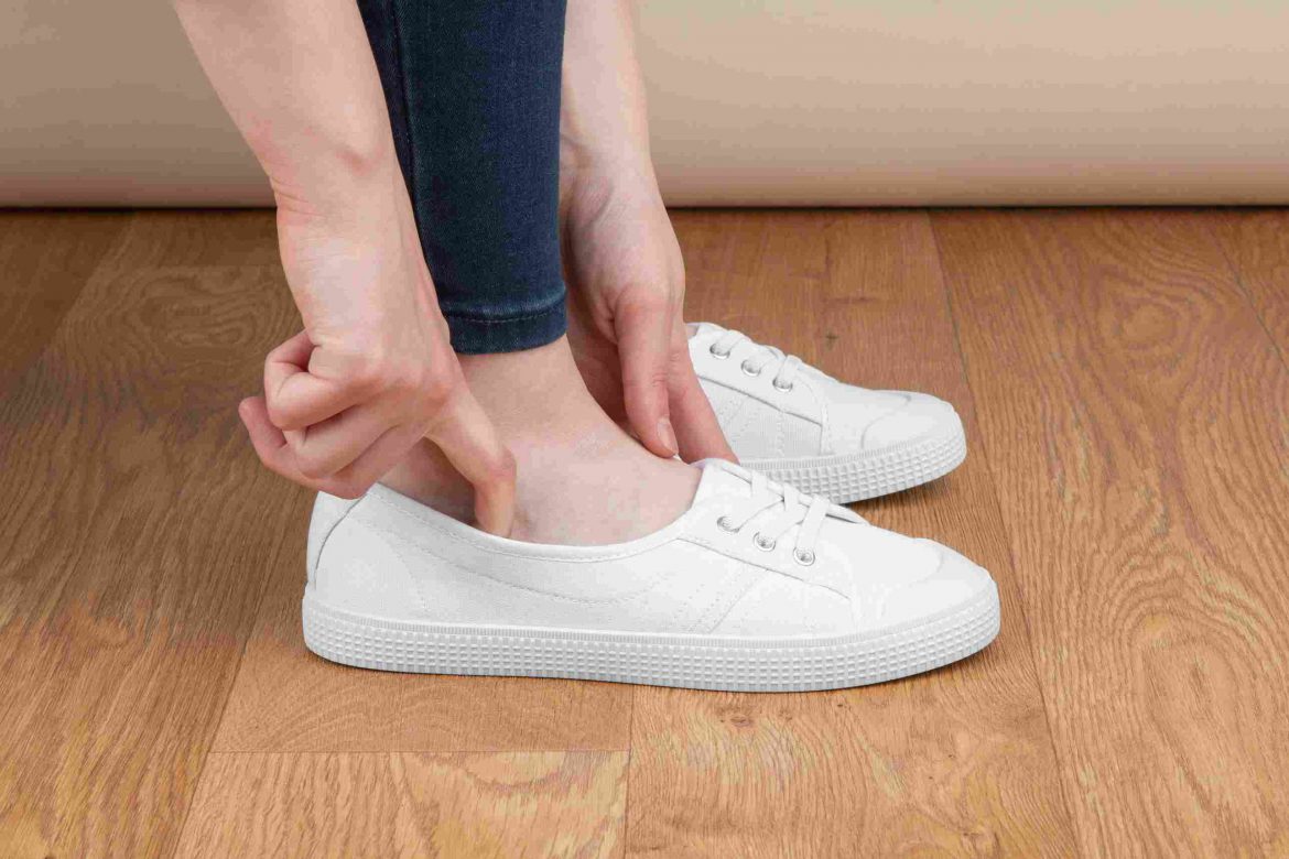 Shoe Stretching Guide: How to stretch shoes