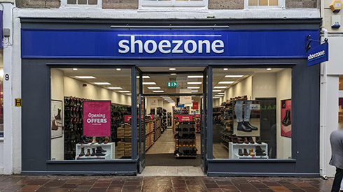 shoe shops open now near me